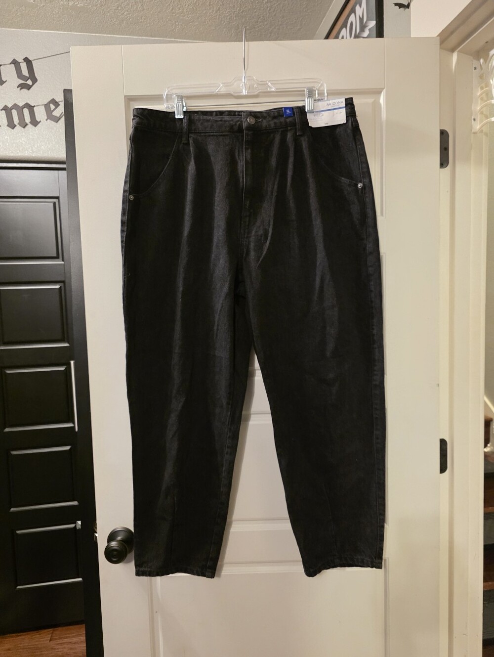 Arizona Jean Company Black Highest-Rise Mom Jeans - Size 19